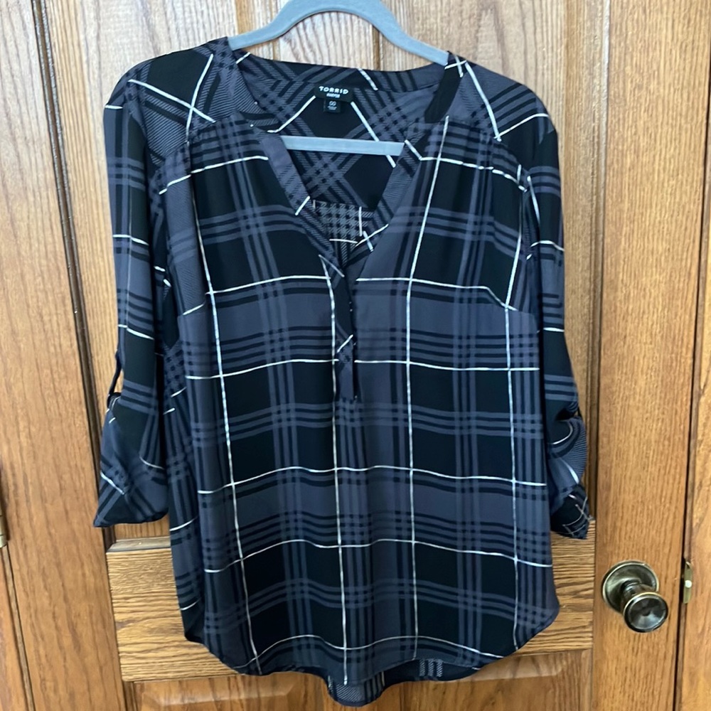 TORRID HARPER SHIRT SIZE 00